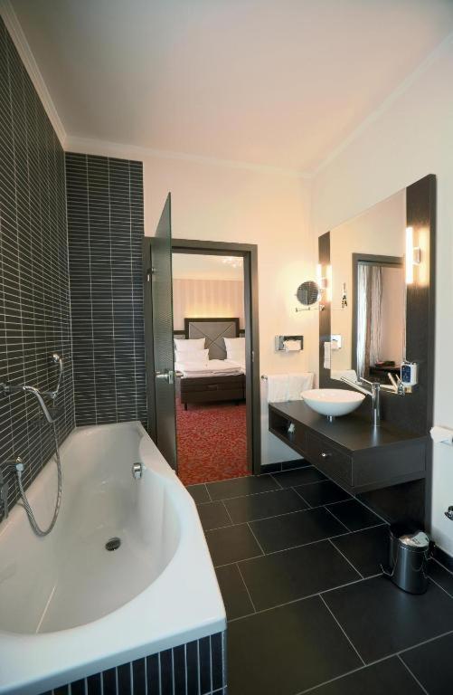 Top Hotel Kraemer Koblenz  Bagian luar foto